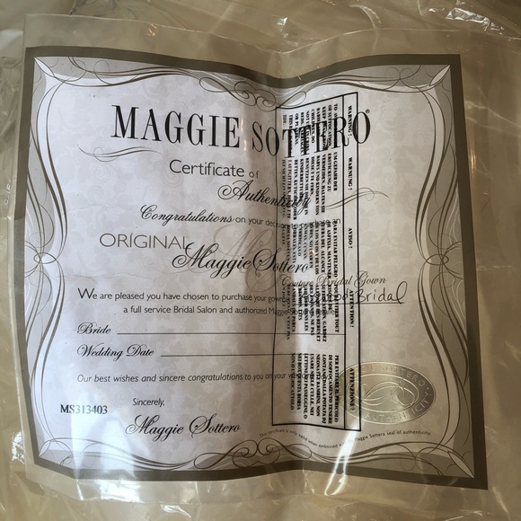 Authentic Maggie Sottero Destiny Mermaid gown 6/8 - Picture 4 of 6